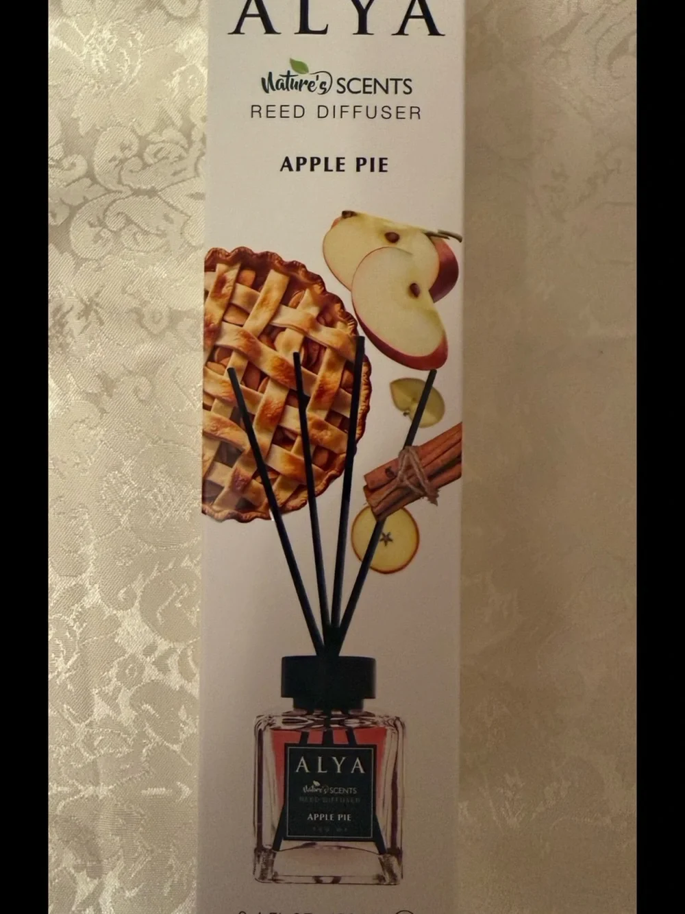 ALYA Reed Diffuser – Apple Pie, 100 ml - Picture 3 of 5
